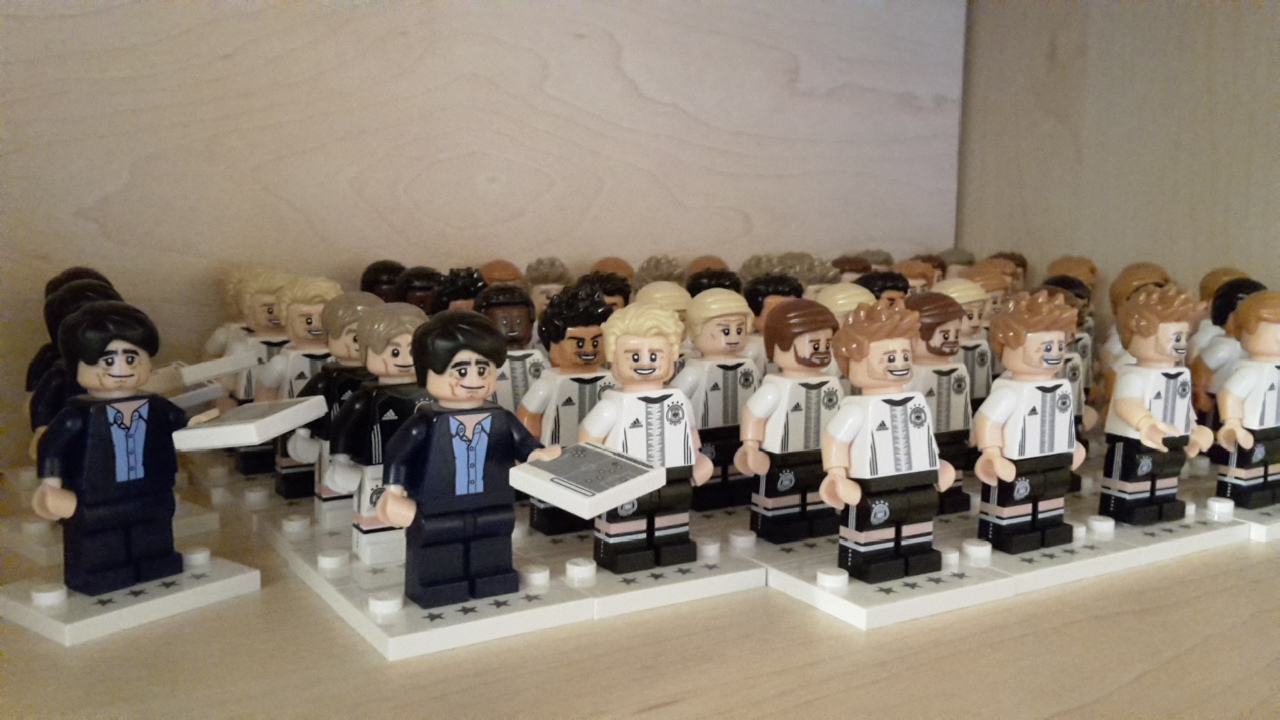 Lego DFB Elf Figuren
